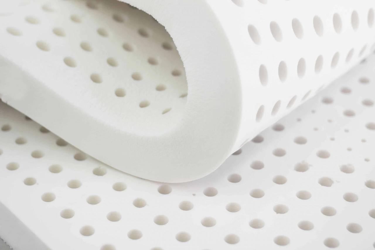 A pocket spring bed with latex can help prevent back pain and stiffness.